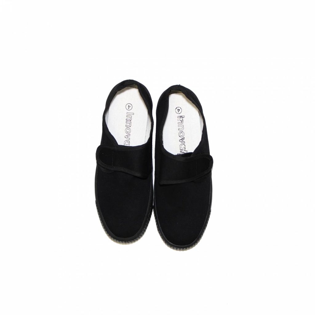 Castle Green | Plimsolls – Black